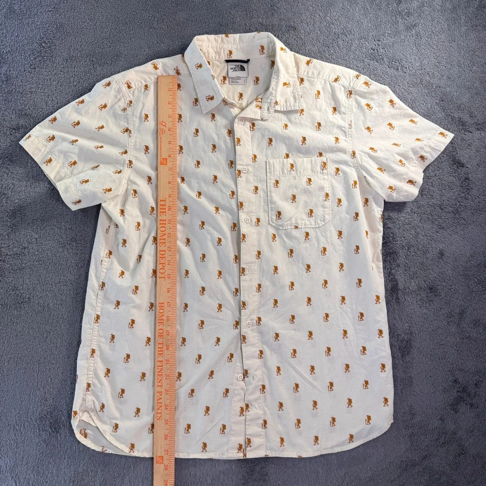 The North Face Men's Large Gravel Hiker Print Short Sleeve Button Down Shirt AOP